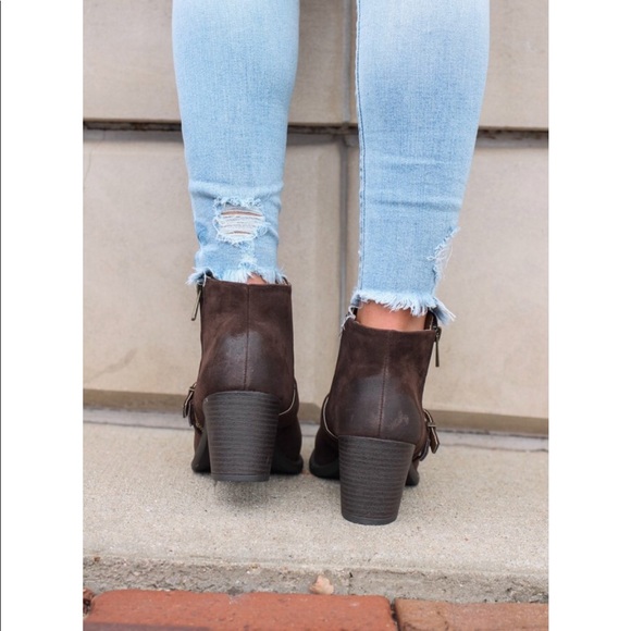 Texas Brown Oil Rubbed Distressed Harness Boots - Picture 5 of 8